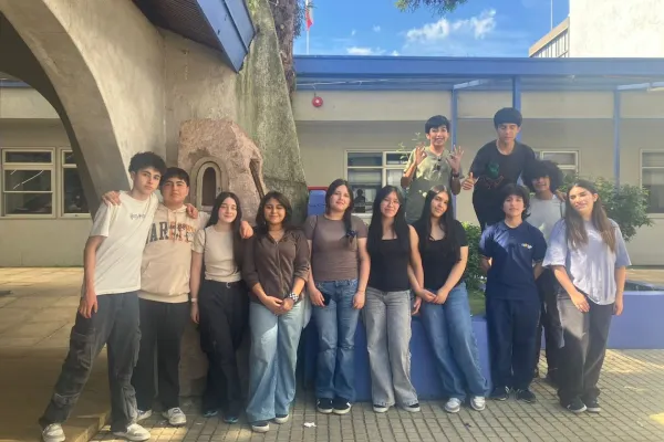 ESTUDIANTES DE MOAEL DEL COLEGIO LA SALLE TEMUCO REALIZAN ACCIÓN SOLIDARIA INSPIRADA EN EL ADN LASALLISTA: “NUESTRO CORAZÓN ESTÁ EN LAS PERIFERIAS”