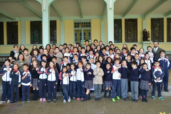 Celebración término del Mes de María y compromiso de alumnos de MOAEL
