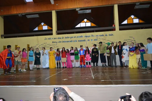 Velada de cierre Proyecto de Articulación Kinder y IV medio.