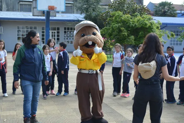 Visita de personal de Conaf y Forestín.
